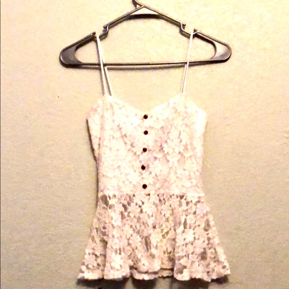 This white lace shirt never used💯 recommend